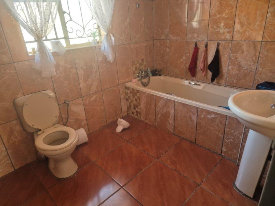 4 Bedroom Property for Sale in Upington Rural Northern Cape